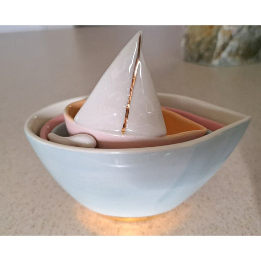 Anthropologie-Tinsley Measuring Cups (sailboat) 1/4 1/3 1/2 1 cup Adorable!